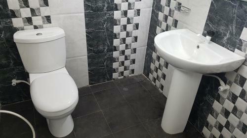 Hostal Hiriketiya Radiant House