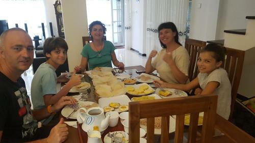 Hostal Hiriketiya Radiant House