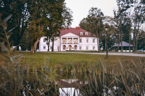 Hotel Bistrampolis Manor
