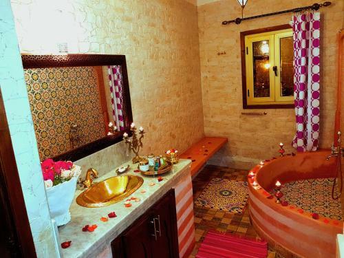 Bed & Breakfast Riad Konouz