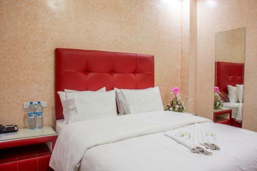 Hotel H�tel Hadaik Ain Asserdoune