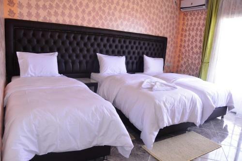 Hotel H�tel Hadaik Ain Asserdoune