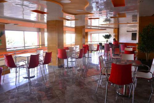 Hotel H�tel Hadaik Ain Asserdoune