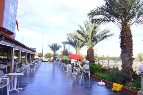 Hotel H�tel Hadaik Ain Asserdoune
