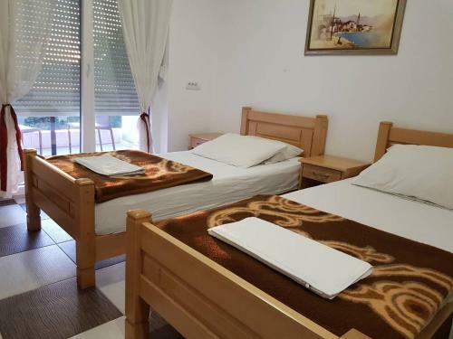 Hostal Guest House Vila Vedesa