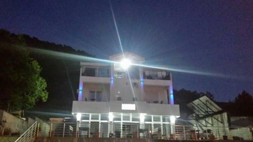 Hostal Guest House Vila Vedesa