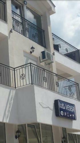 Hostal Guest House Vila Vedesa