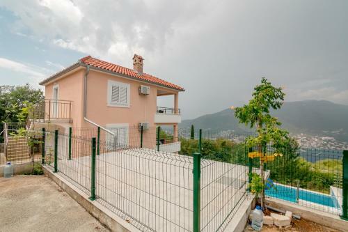 Apartments Mitrovic