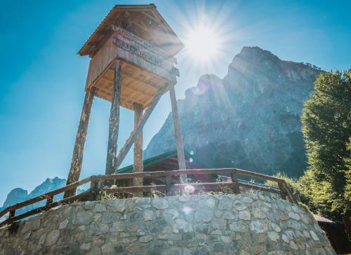 Lodge Bungalows Katun Maja Karanfil