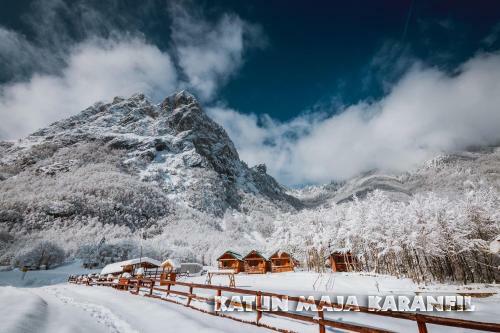 Lodge Bungalows Katun Maja Karanfil