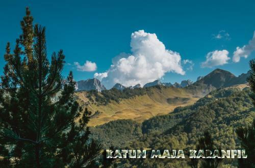 Lodge Bungalows Katun Maja Karanfil