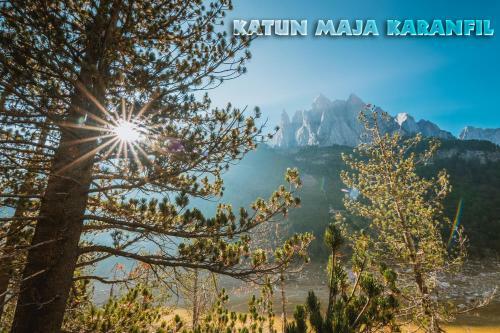 Lodge Bungalows Katun Maja Karanfil