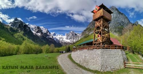 Lodge Bungalows Katun Maja Karanfil