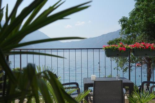 Hostal Beachfront Villa Nautica