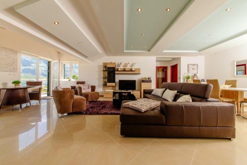 Mountain Bay Penthouse Apartment