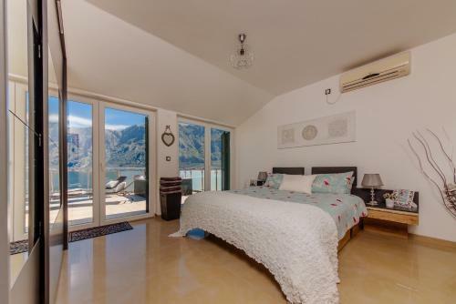 Mountain Bay Penthouse Apartment