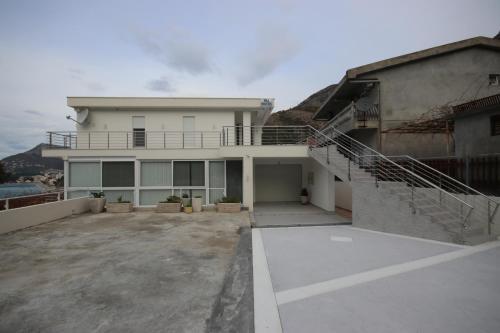 Villa Vila Nikezi?