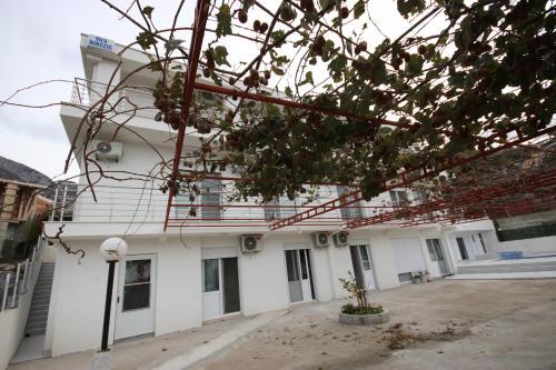 Villa Vila Nikezi?