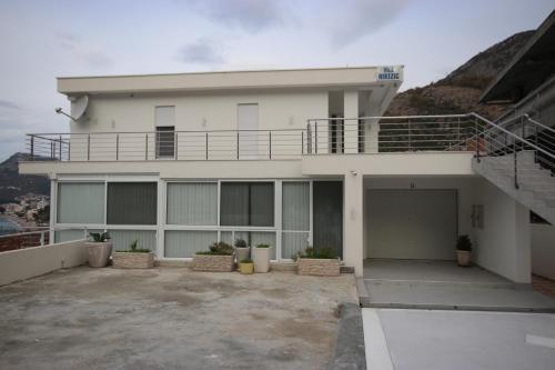 Villa Vila Nikezi?