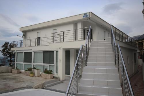Villa Vila Nikezi?