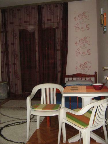 Ziramov Apartments