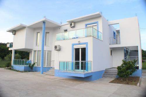 Gjinaj Apartments