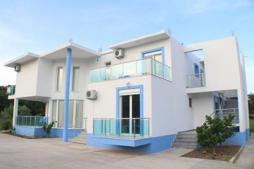 Gjinaj Apartments
