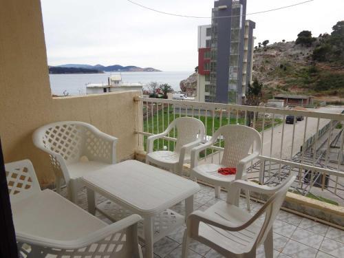 Apartment Karadzica 1