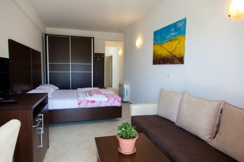Hostal Apartments Art