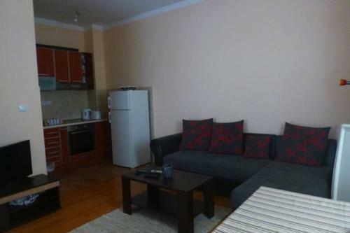 Roman Gardens Studio Apartment