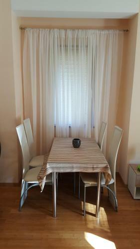 Roman Gardens Studio Apartment