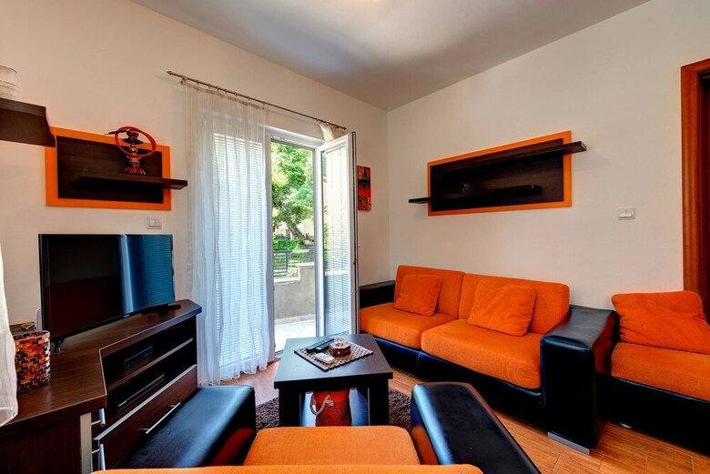 42� North Apartments