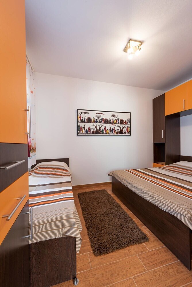 42� North Apartments