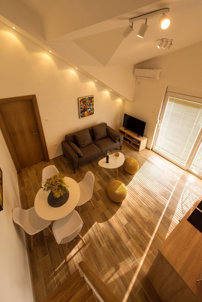 42� North Apartments
