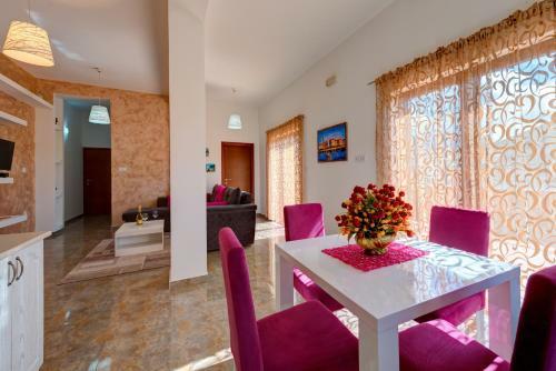 Divine Apartments