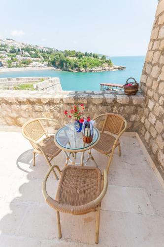 Hotel Kulla E Balshajve