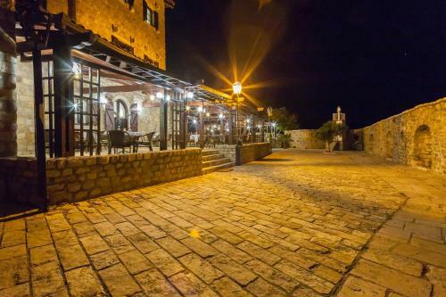 Hotel Kulla E Balshajve