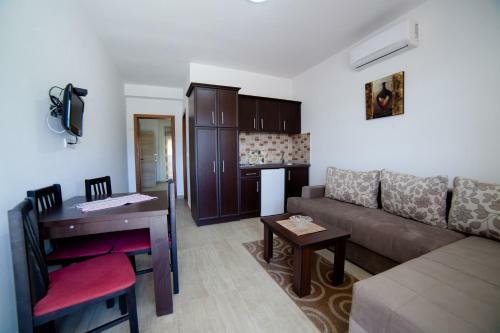 Kollari Apartments