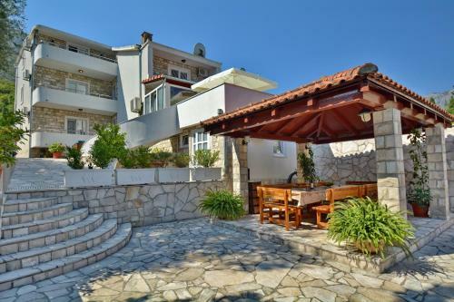 Apartments Vukovi? Nikola
