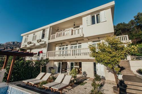 Sunny Coast Villa