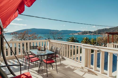 Sunny Coast Villa
