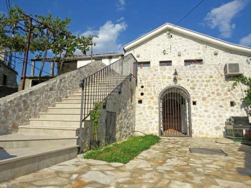 Agroturismo Estate & Winery San Duyevo