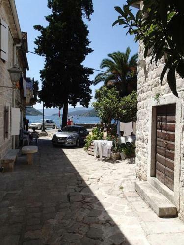 Hostal Bluemarine Rooms & Apartments