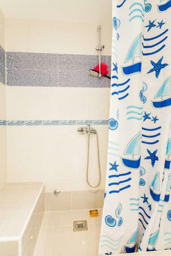 Hostal Bluemarine Rooms & Apartments