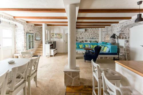Pearl Bay Luxury House