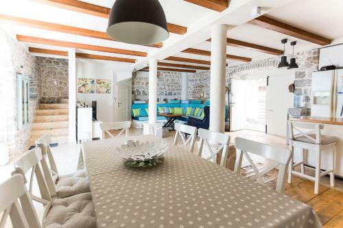 Pearl Bay Luxury House