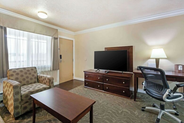 Best Western Plus Mirage Hotel And Resort