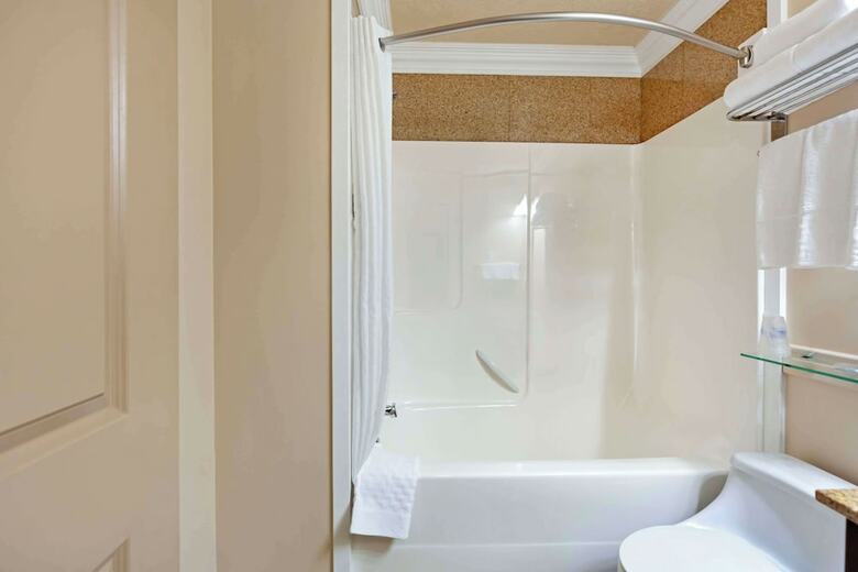 Best Western Plus Mirage Hotel And Resort