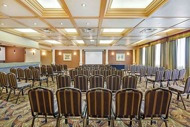 Best Western Plus Mirage Hotel And Resort