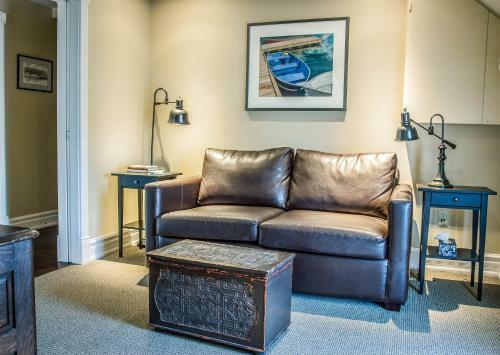 Hotel Newsroom Suites